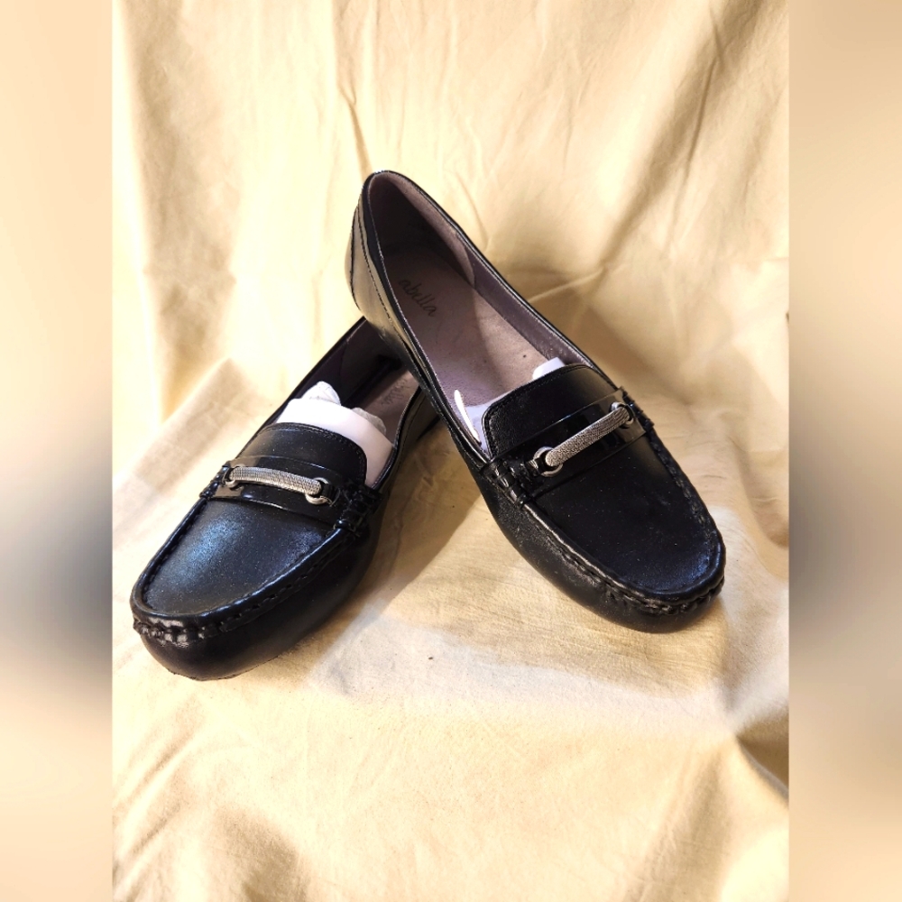 Abella Women Sofiah Black Loafers with Silver Bar Size 9.5